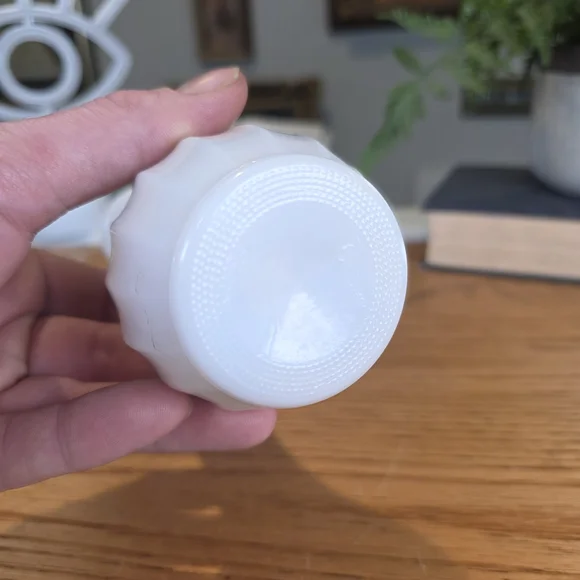 Vintage White Milk Glass Bud Vase - Ribbed Paneled Design - 6" MCM Home Decor - Picture 5 of 9